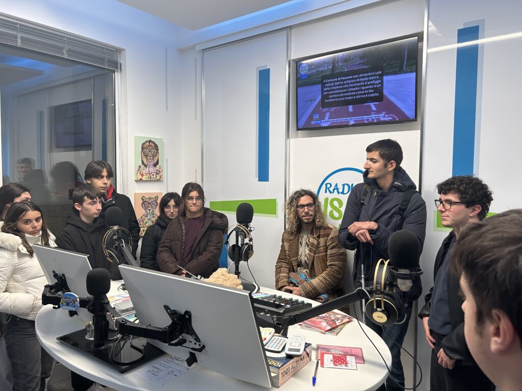 I ragazzi della redazione di Apertis Verbis a radio Isav